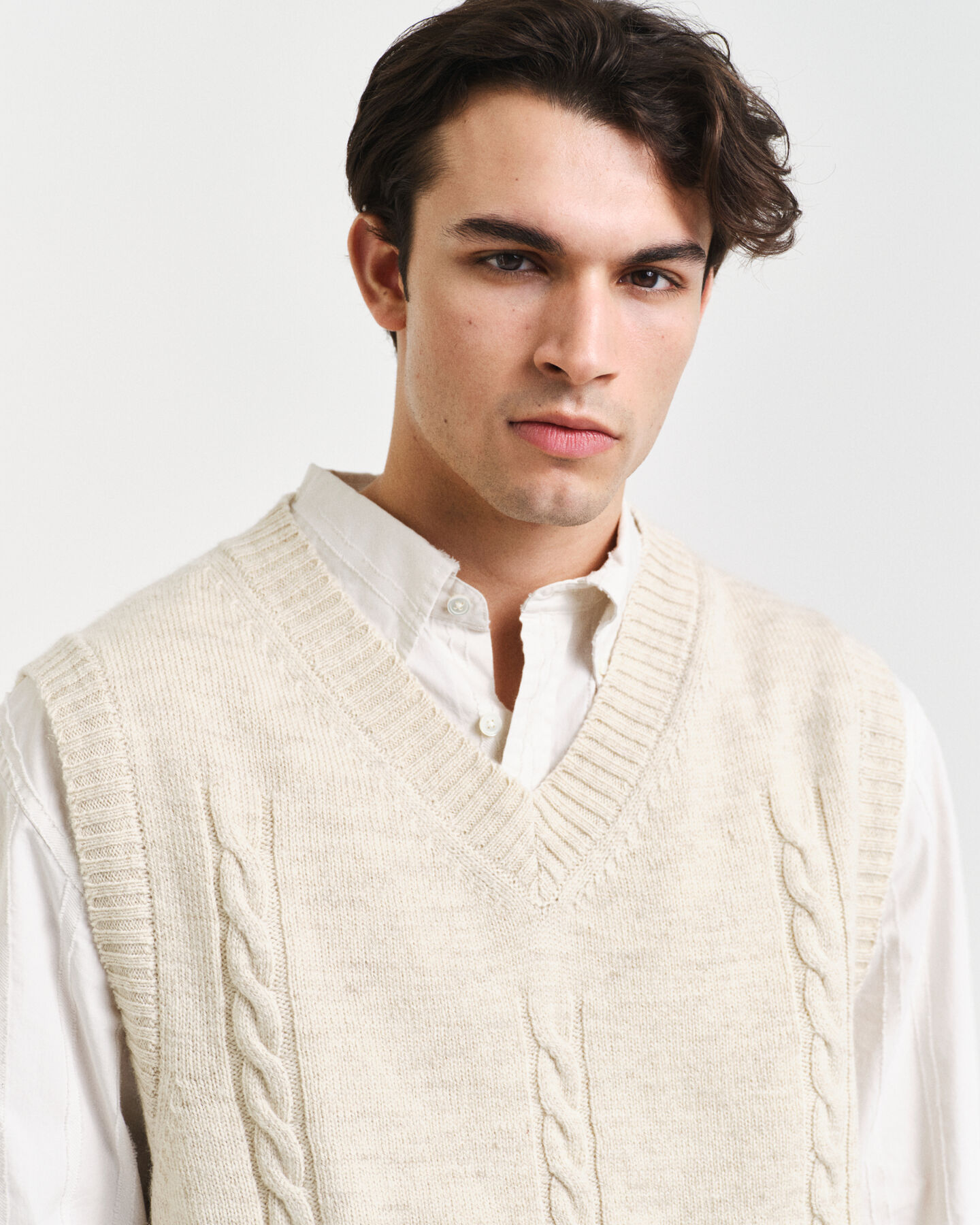 Kabelgebreid vest met V-hals