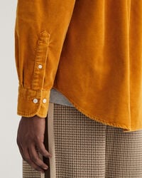 Chemise relaxed fit en velours c&ocirc;tel&eacute; au d&eacute;lavage prononc&eacute;