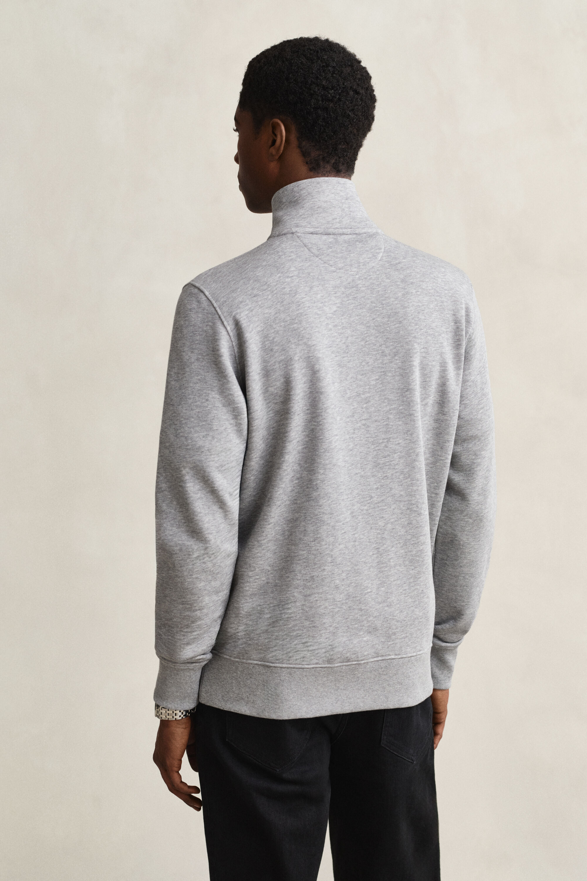 Sweat-shirt zippé avec écusson