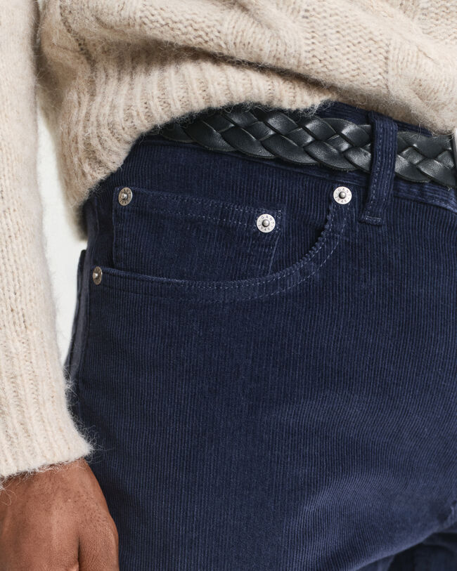 Jean regular fit en velours côtelé