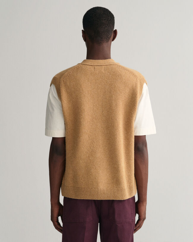 Zachte wollen spencer met knopen