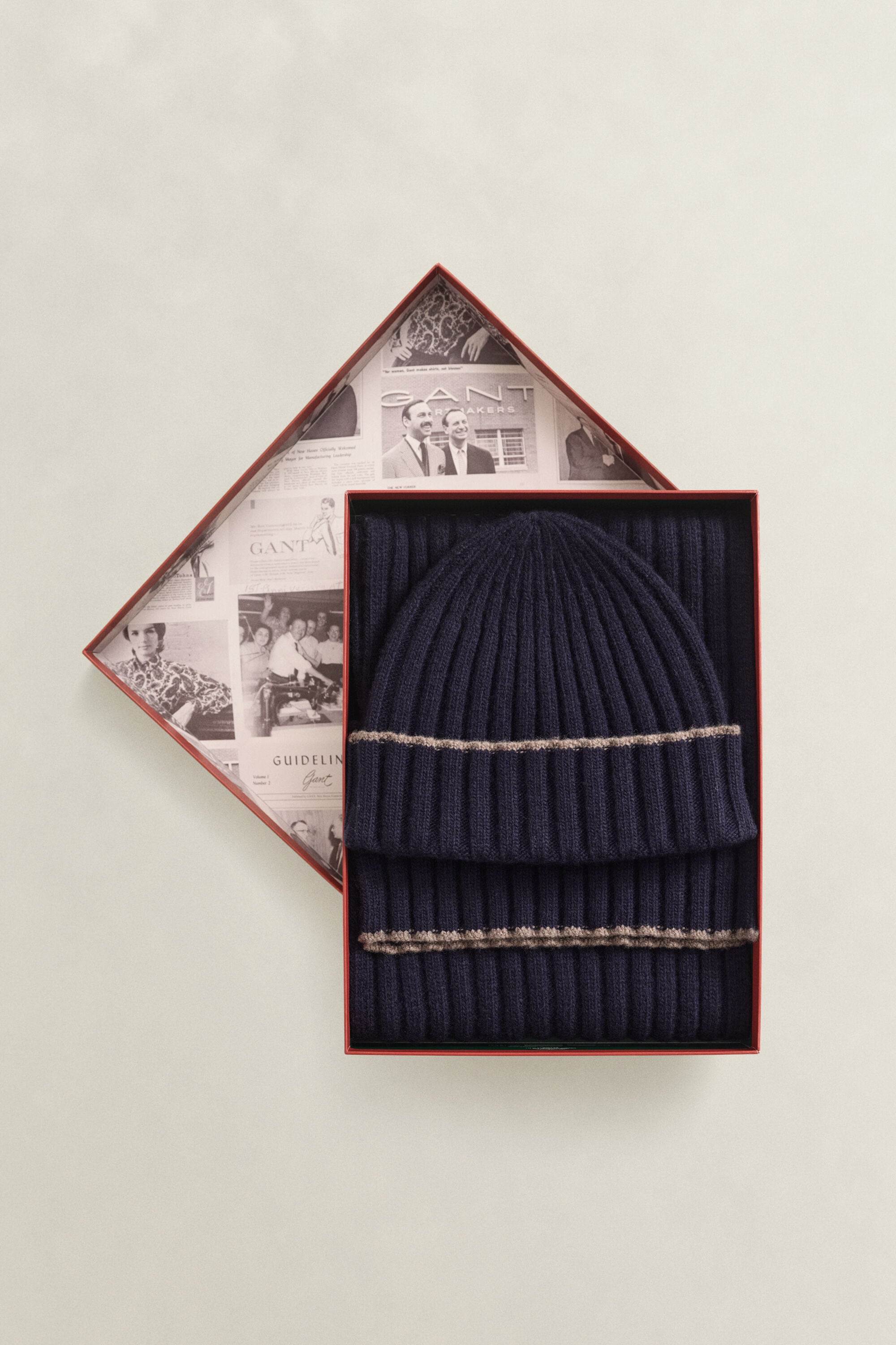 Coffret cadeau écharpe et bonnet à liseré