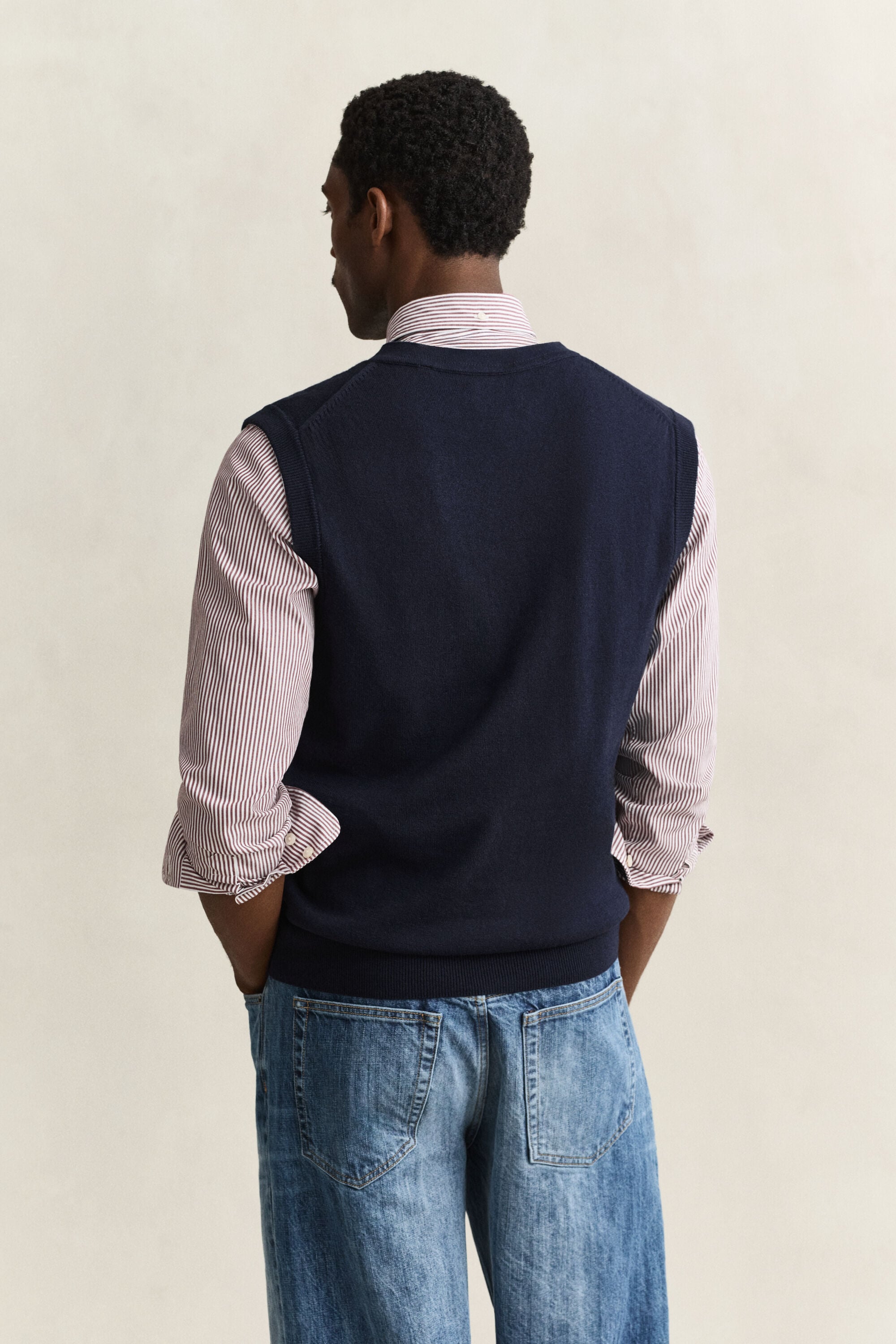 Pull col V sans manches en laine et coton