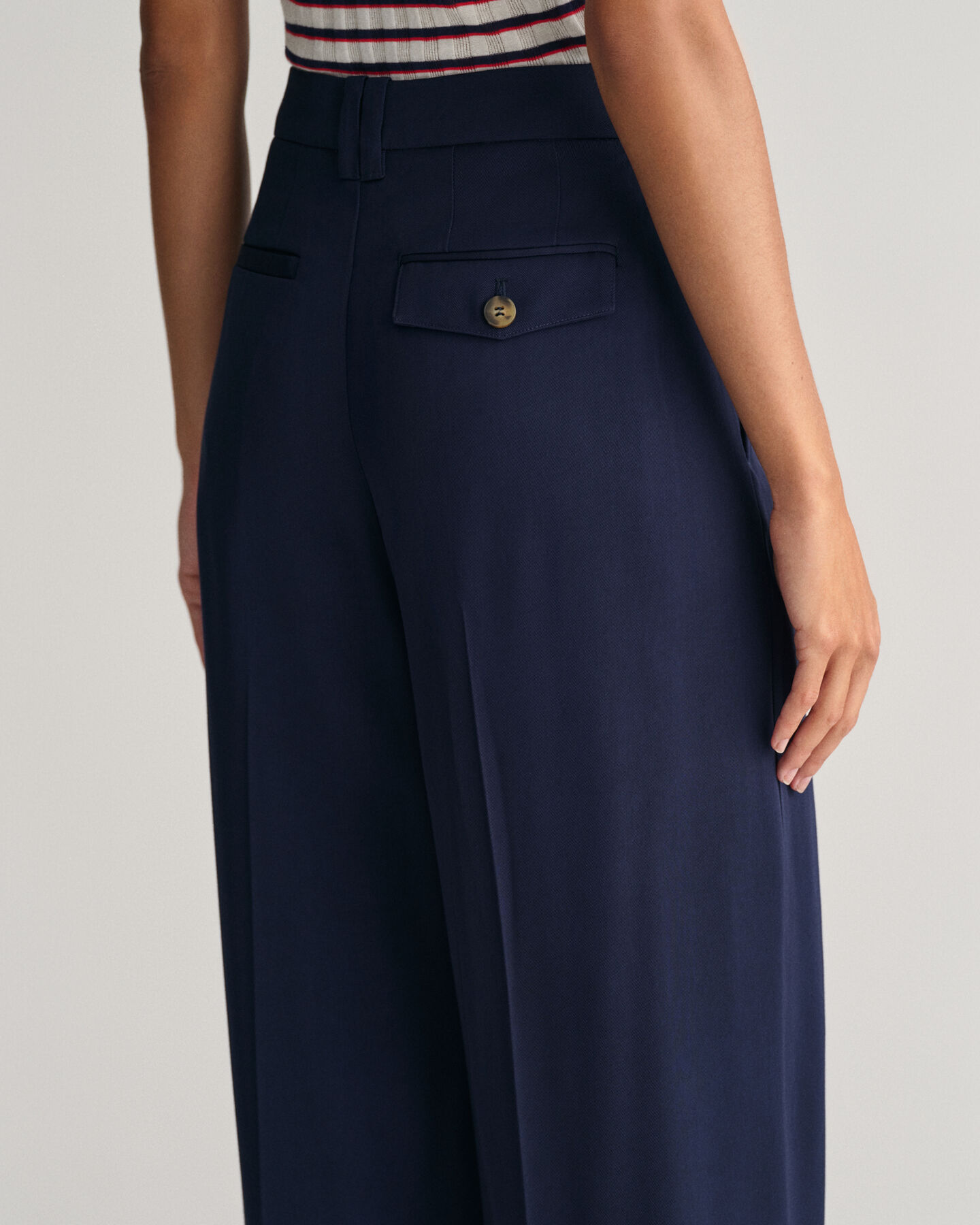 Loose Fit chino met lage taille en wijde pijpen