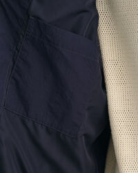 Veste légère à capuche