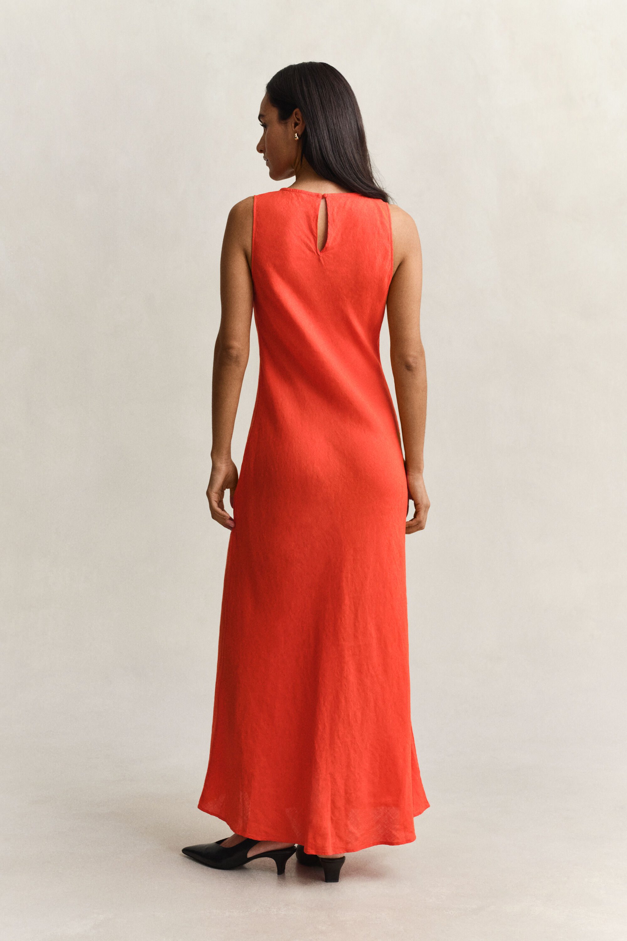 Robe midi coupée dans le biais en lin