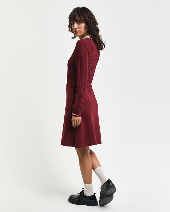 Ribgebreide jurk met contrast