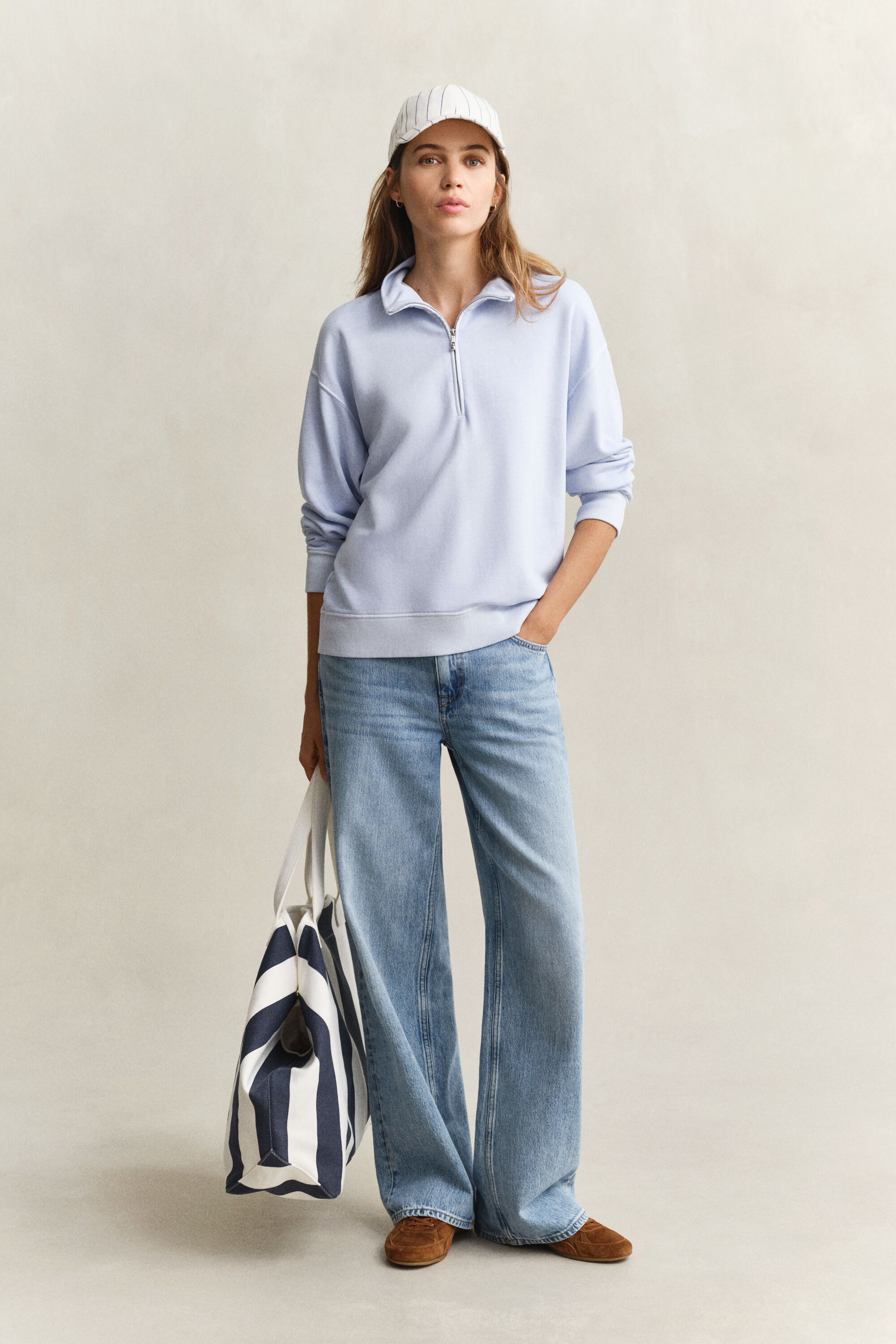 Sweat-shirt à demi-zip délavé avec écusson