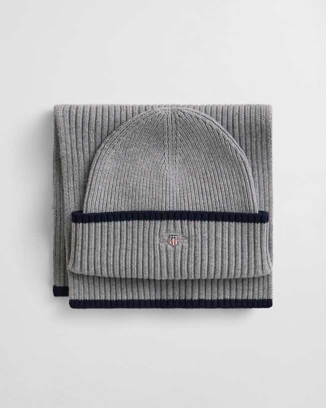 Essential cadeauset met beanie en sjaal