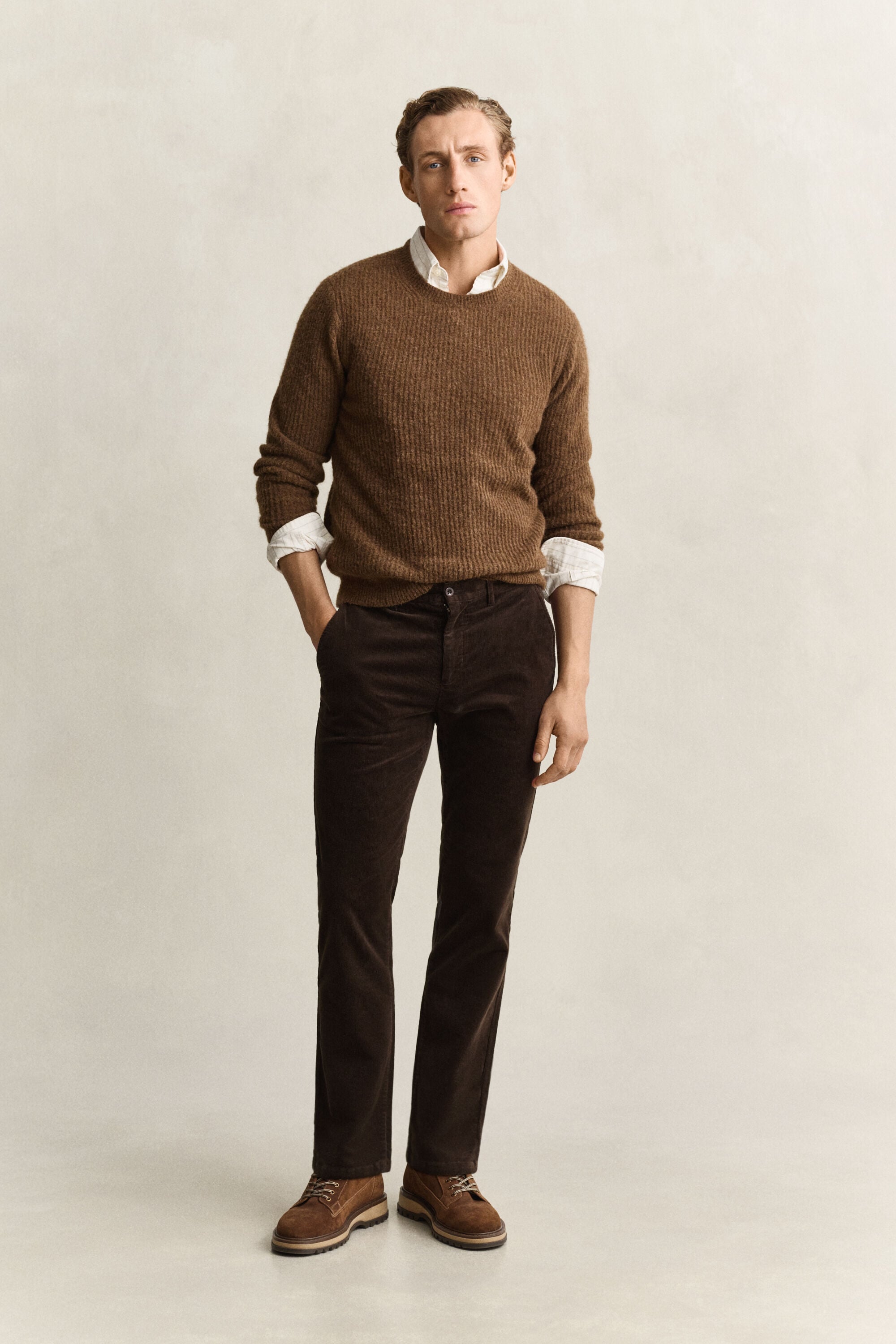 Pantalon Regular en velours côtelé