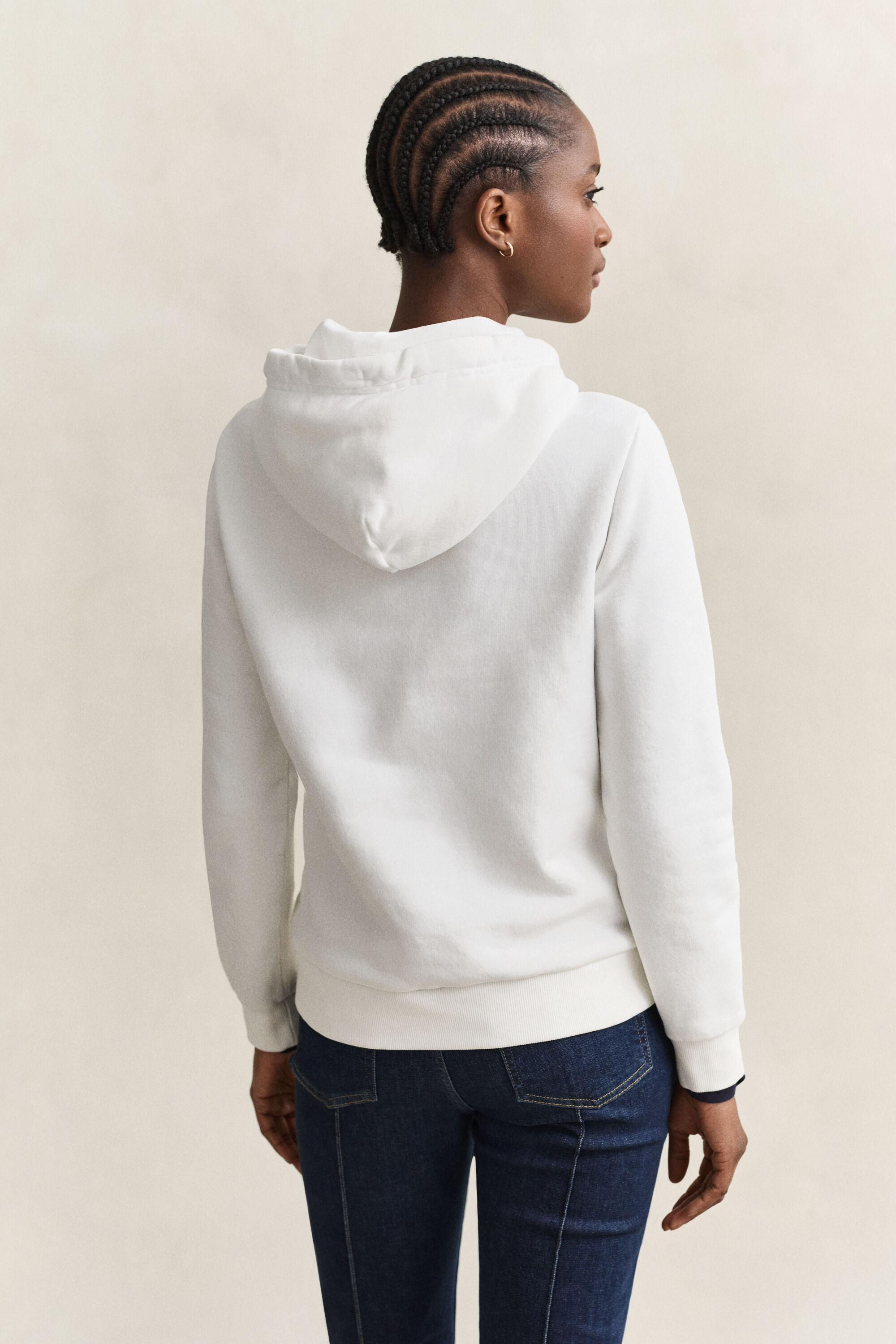 Sweat à capuche avec écusson ton sur ton