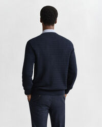 Gebreide trui met minikabels en ronde hals