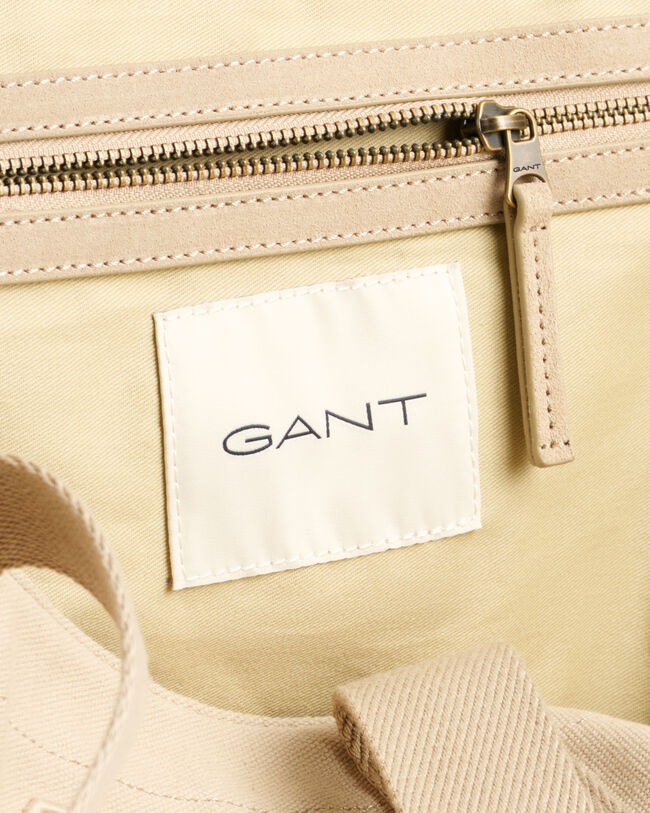 Tonal Shield canvas reistas