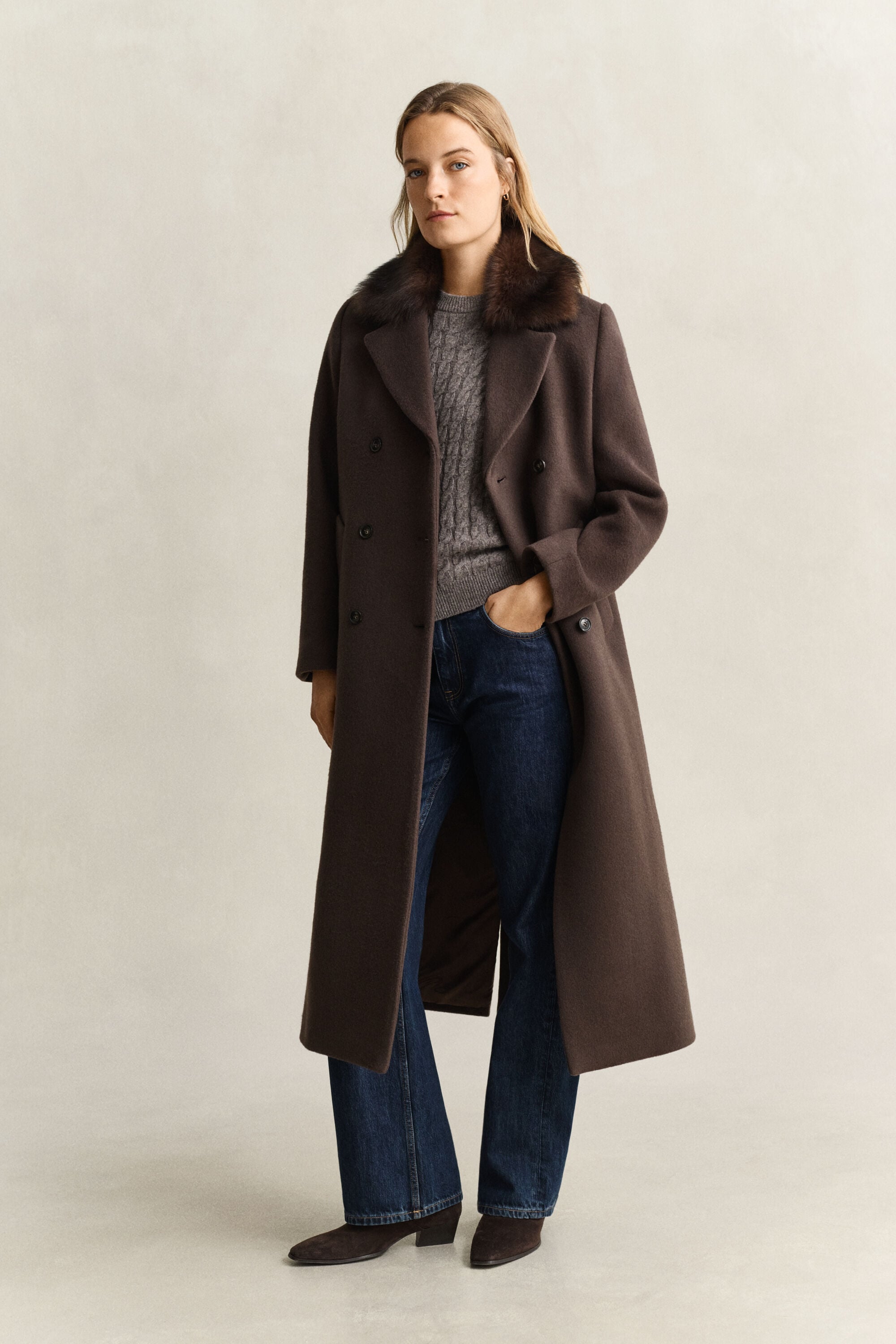 Pull à manches courtes en laine et cachemire à maille torsadée