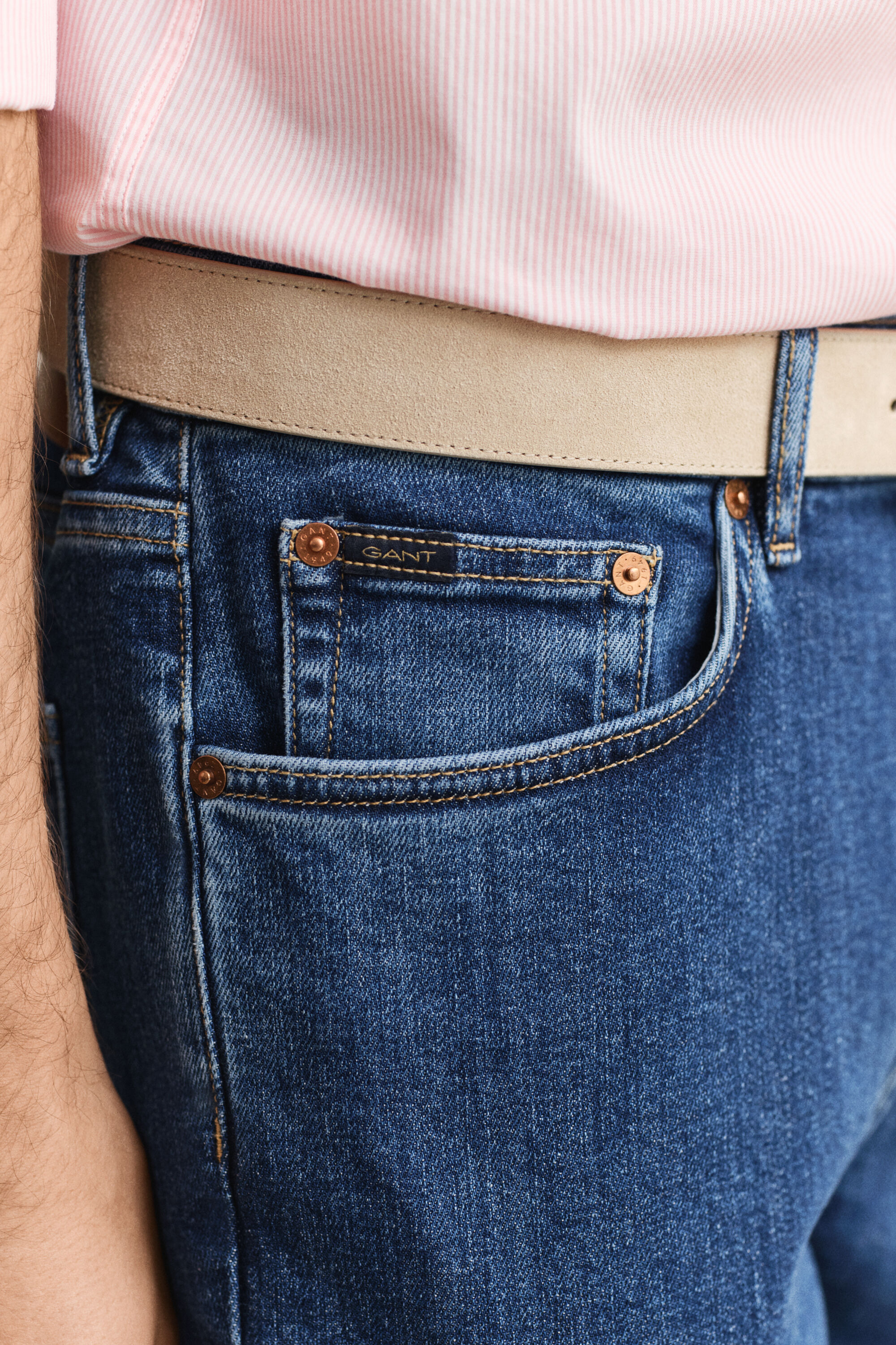 Jean slim fit à délavage épuré