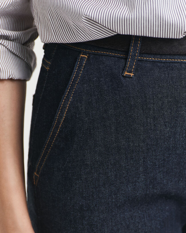 Jean élégant à jambes larges évasées