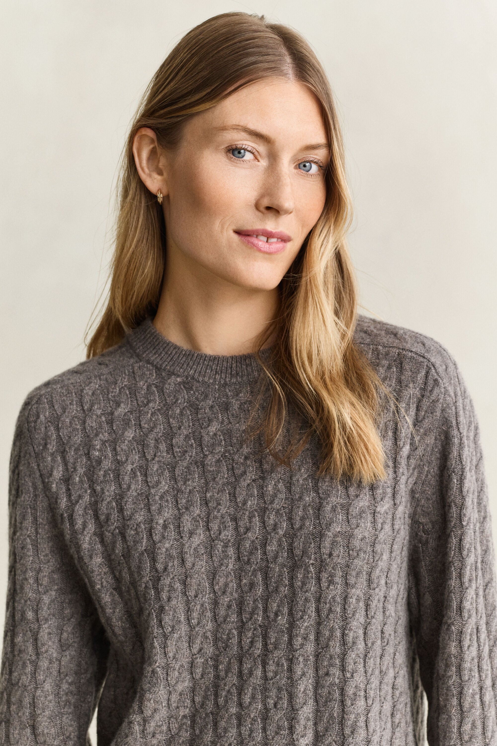 Pull en laine et cachemire à maille torsadée
