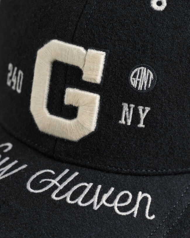 Casquette en molleton à écusson GANT Varsity G