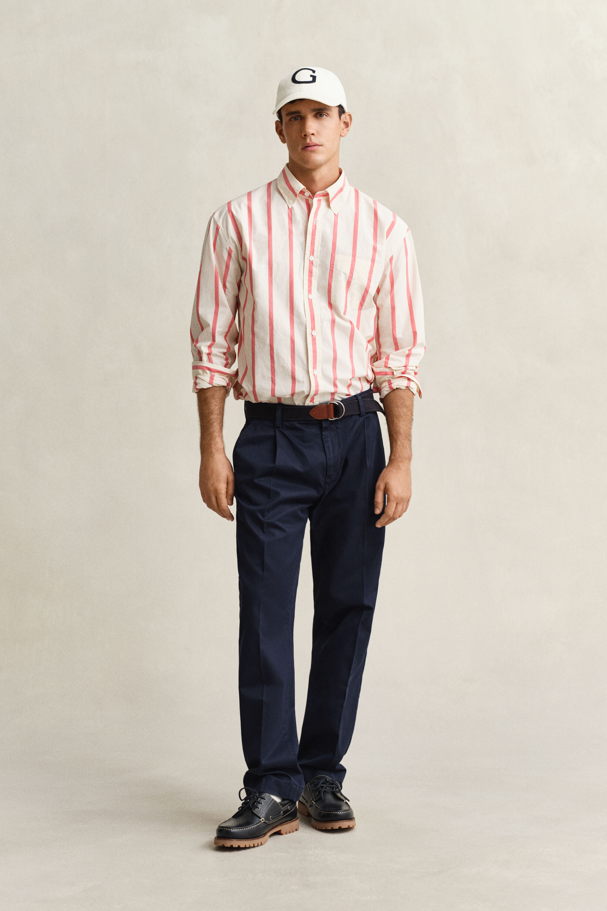 Pantalon chino coupe regular en sergé de coton