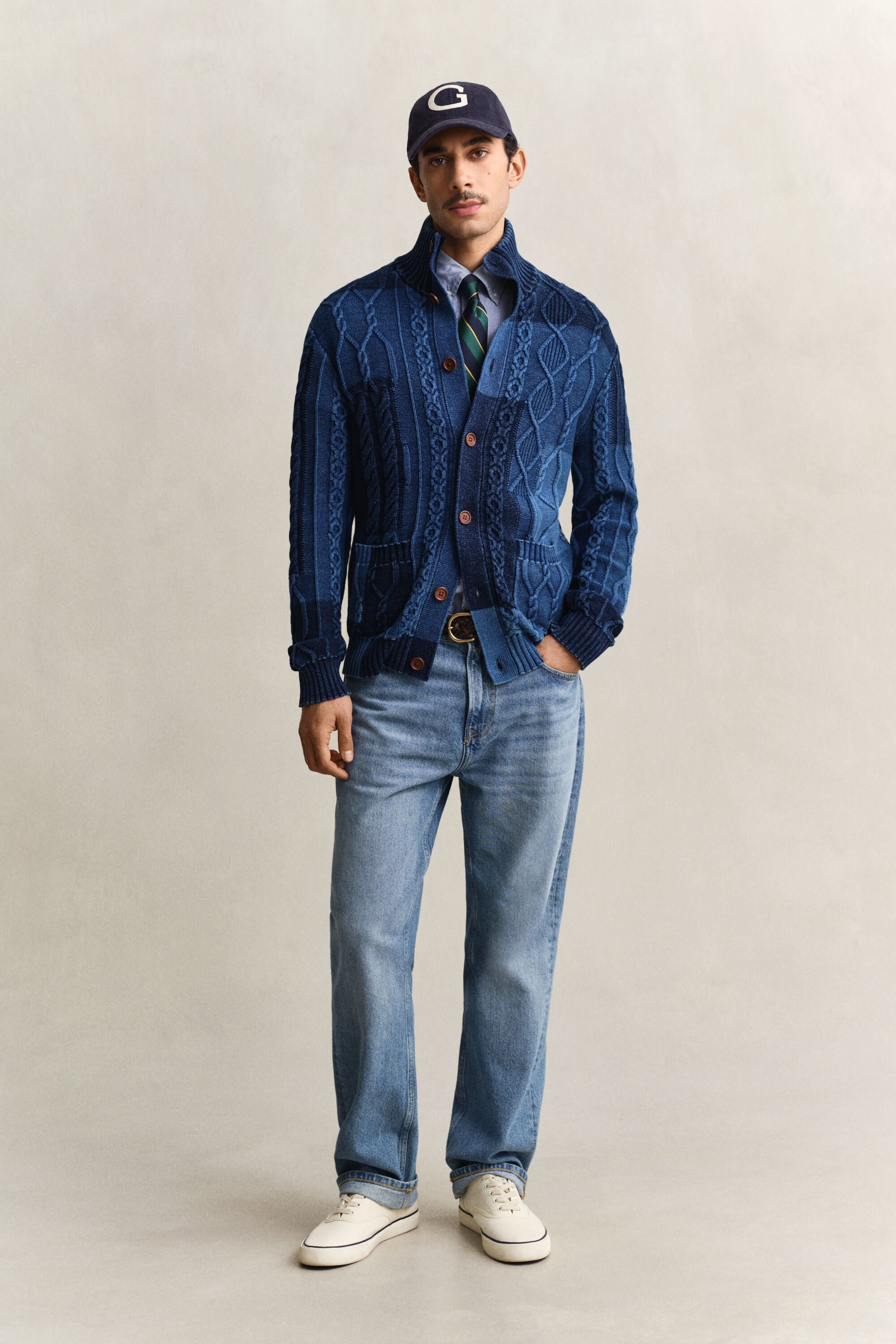 Cardigan en maille torsadée à motif patchwork