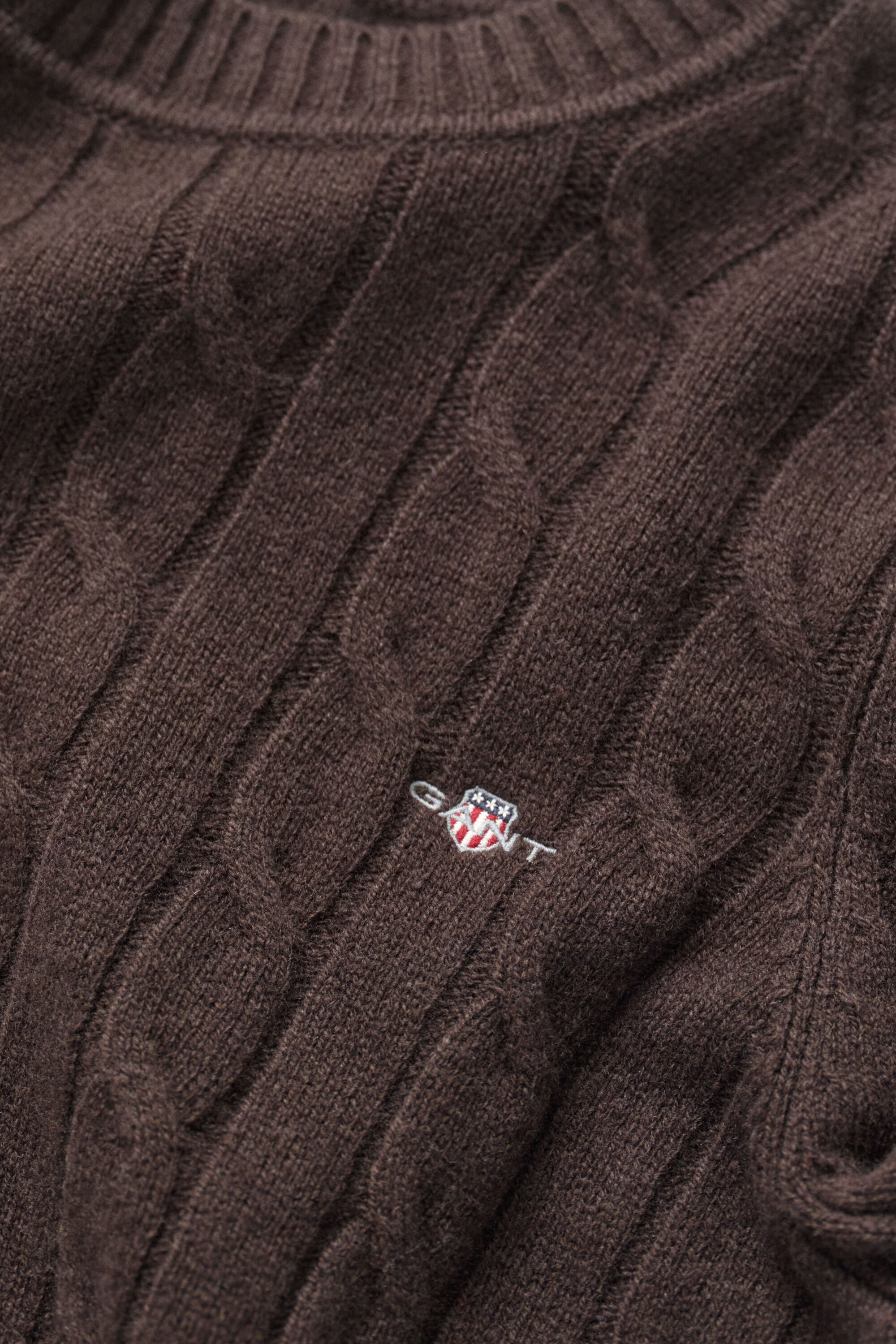 Pull en laine d’agneau à maille torsadée