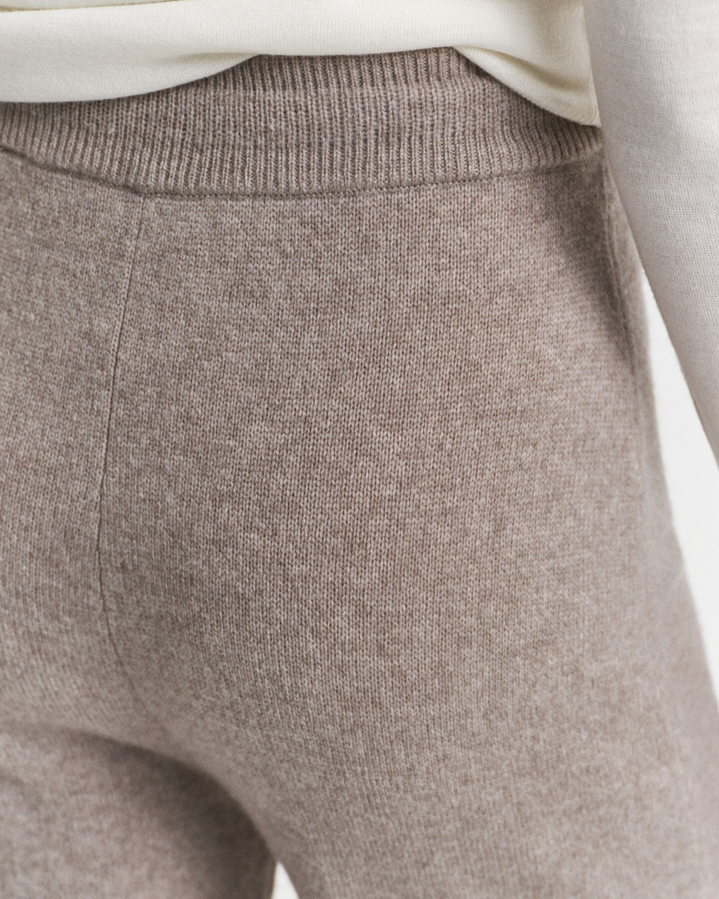 Pantalon en laine tricotée