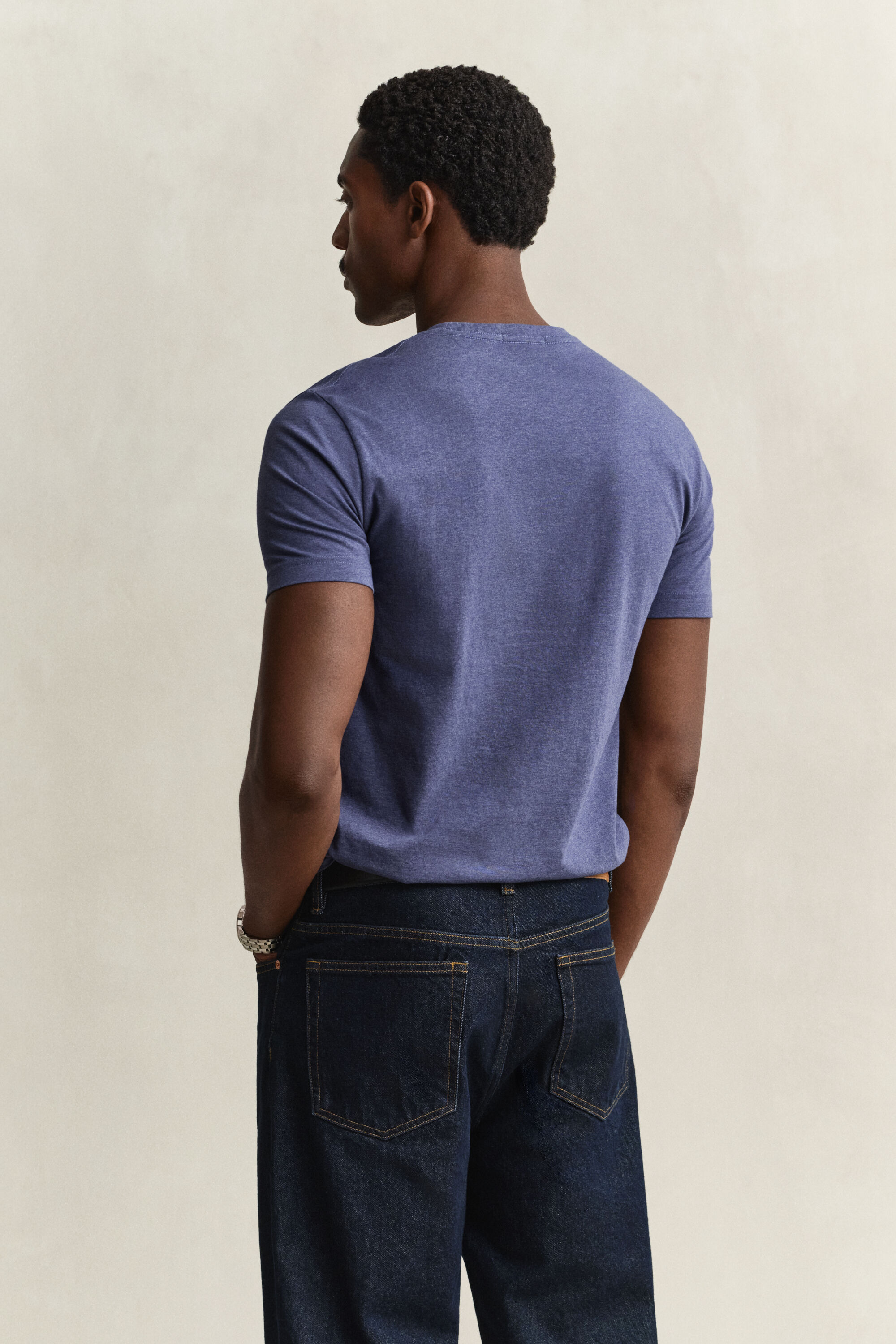 T-shirt coupe regular avec écusson