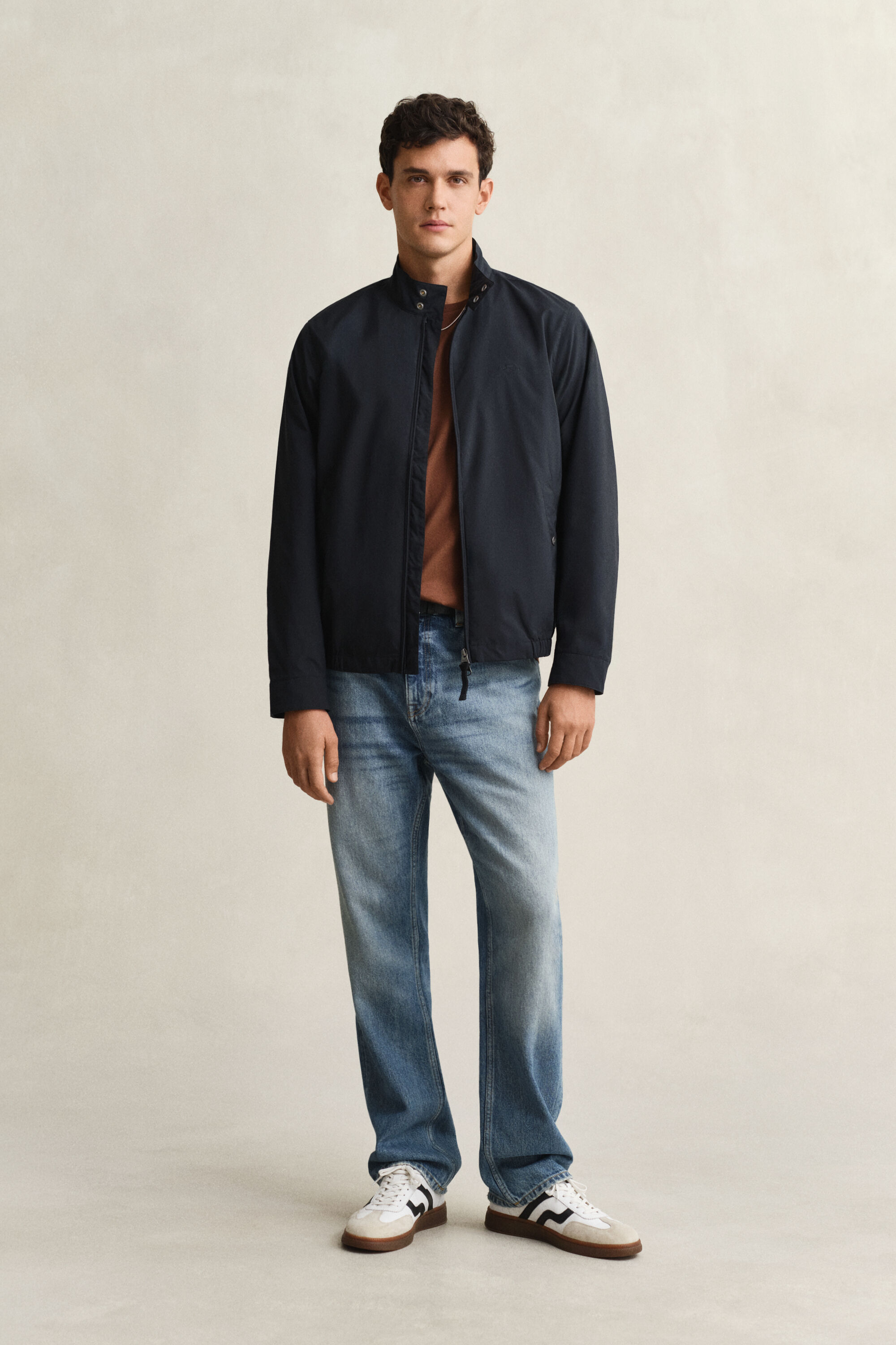 T-shirt coupe regular Shield