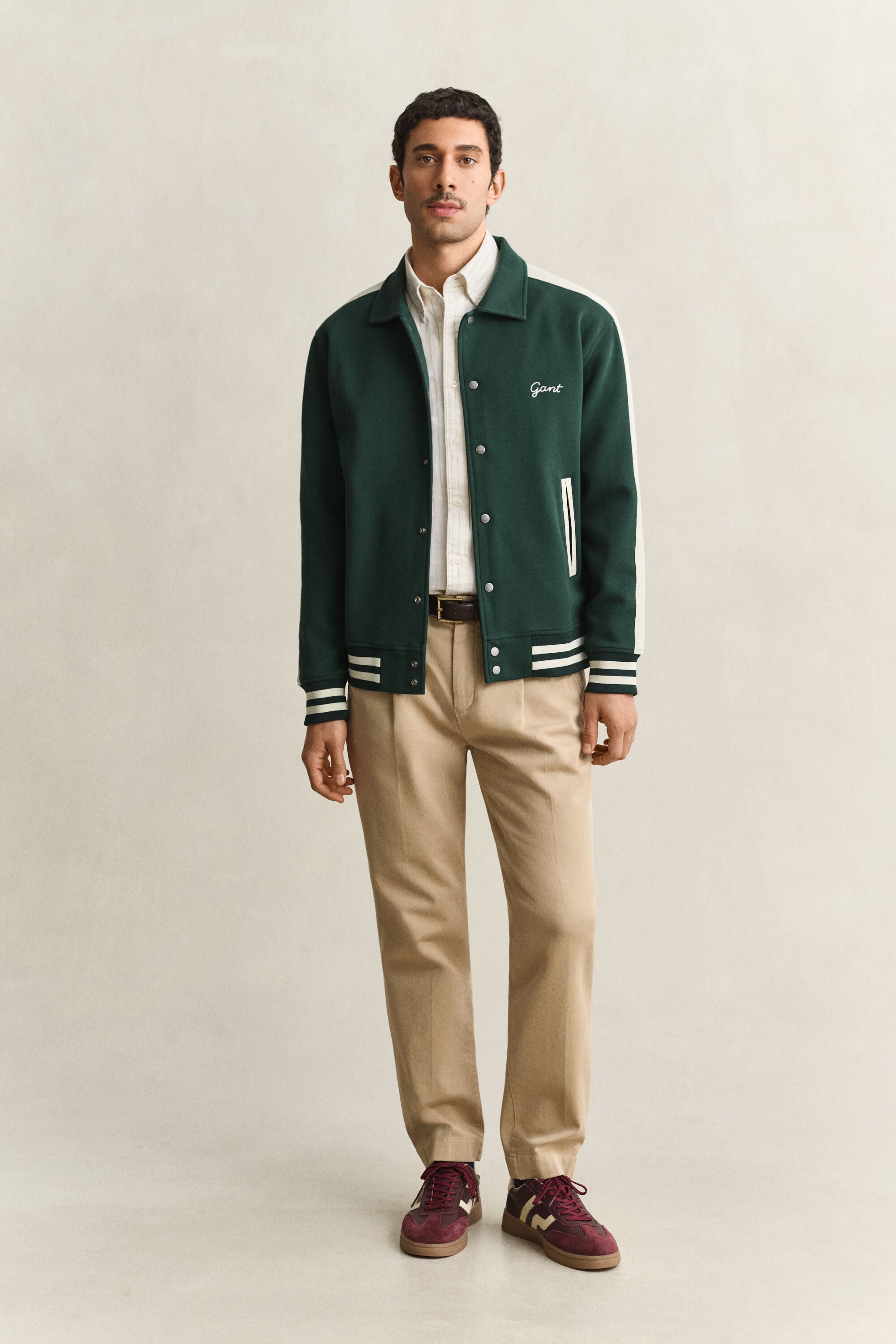 Pantalon chino ajusté
