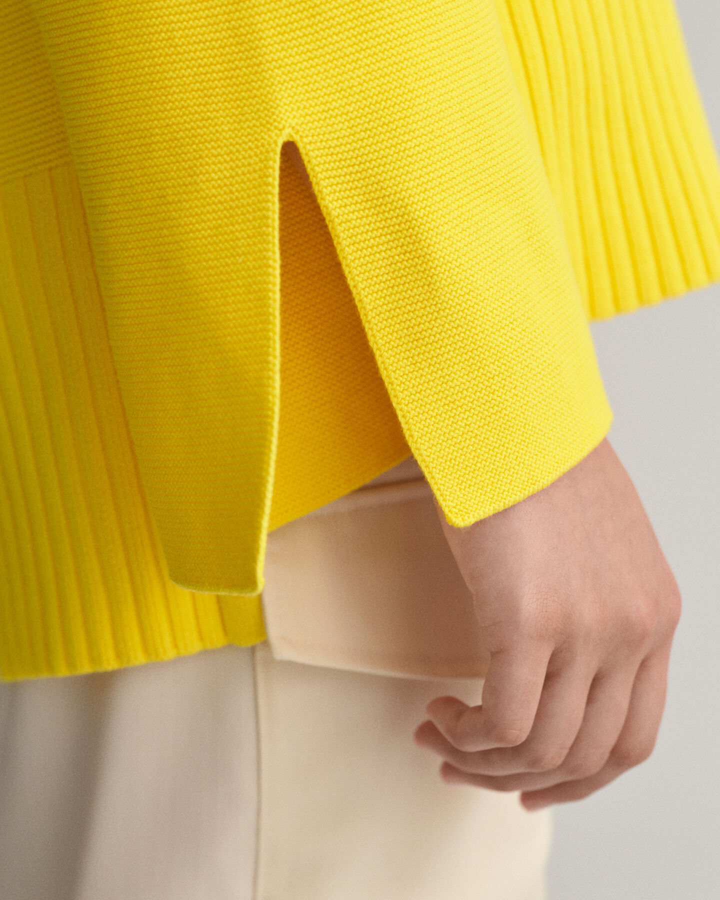 Gebreide trui met open kraag