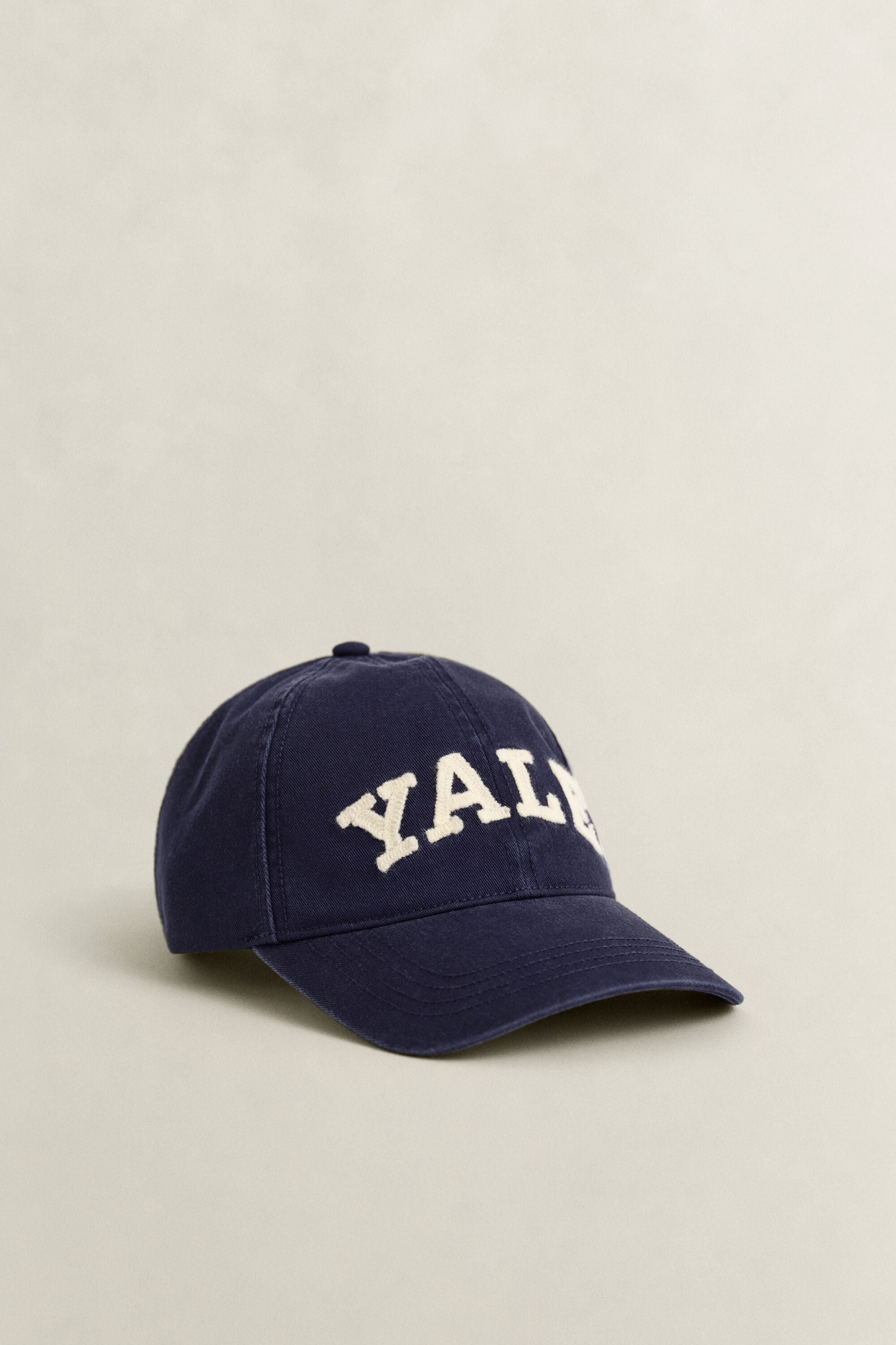 Gant x Yale pet van verwassen keperkatoen