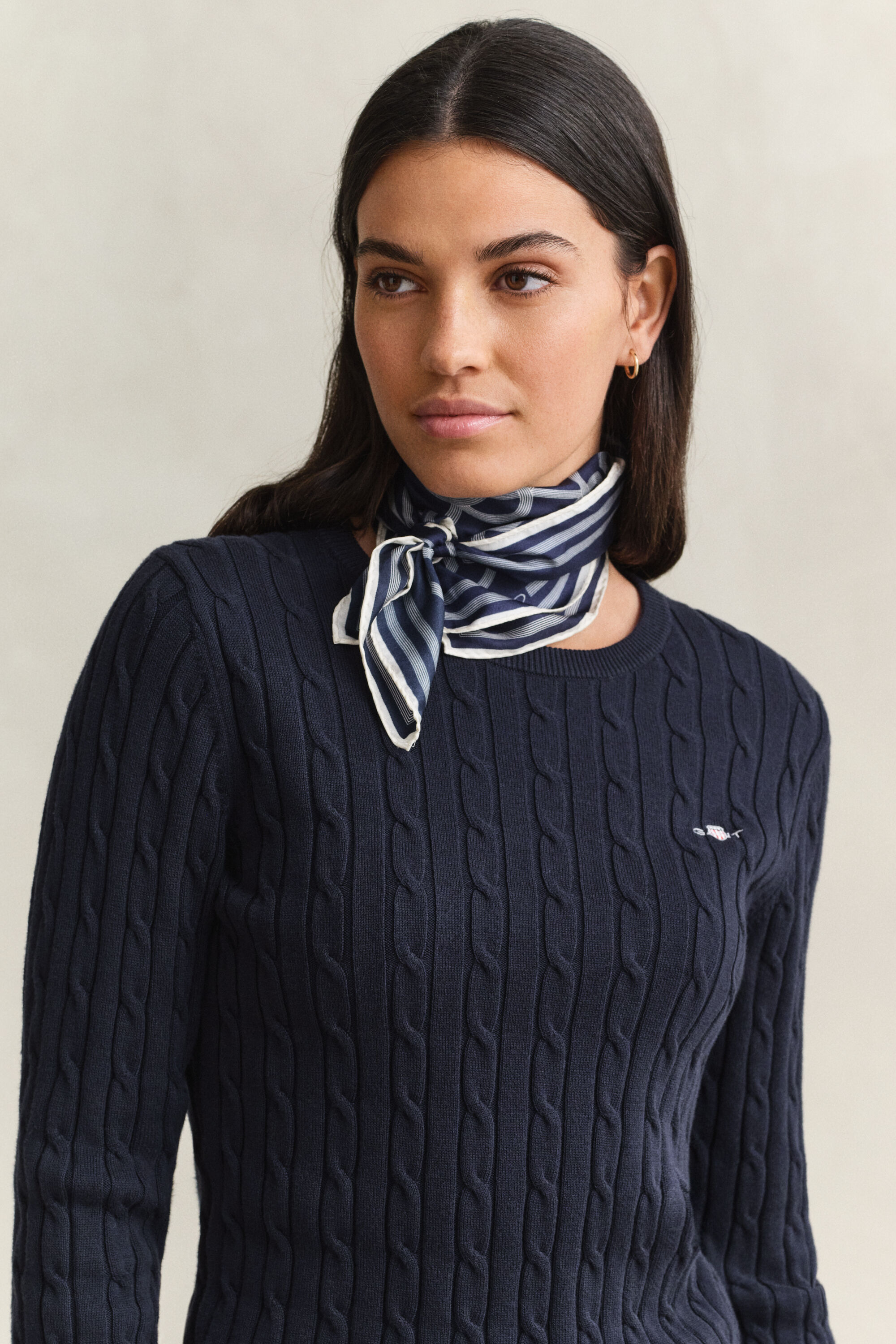 Pull col rond en maille de coton stretch à torsades