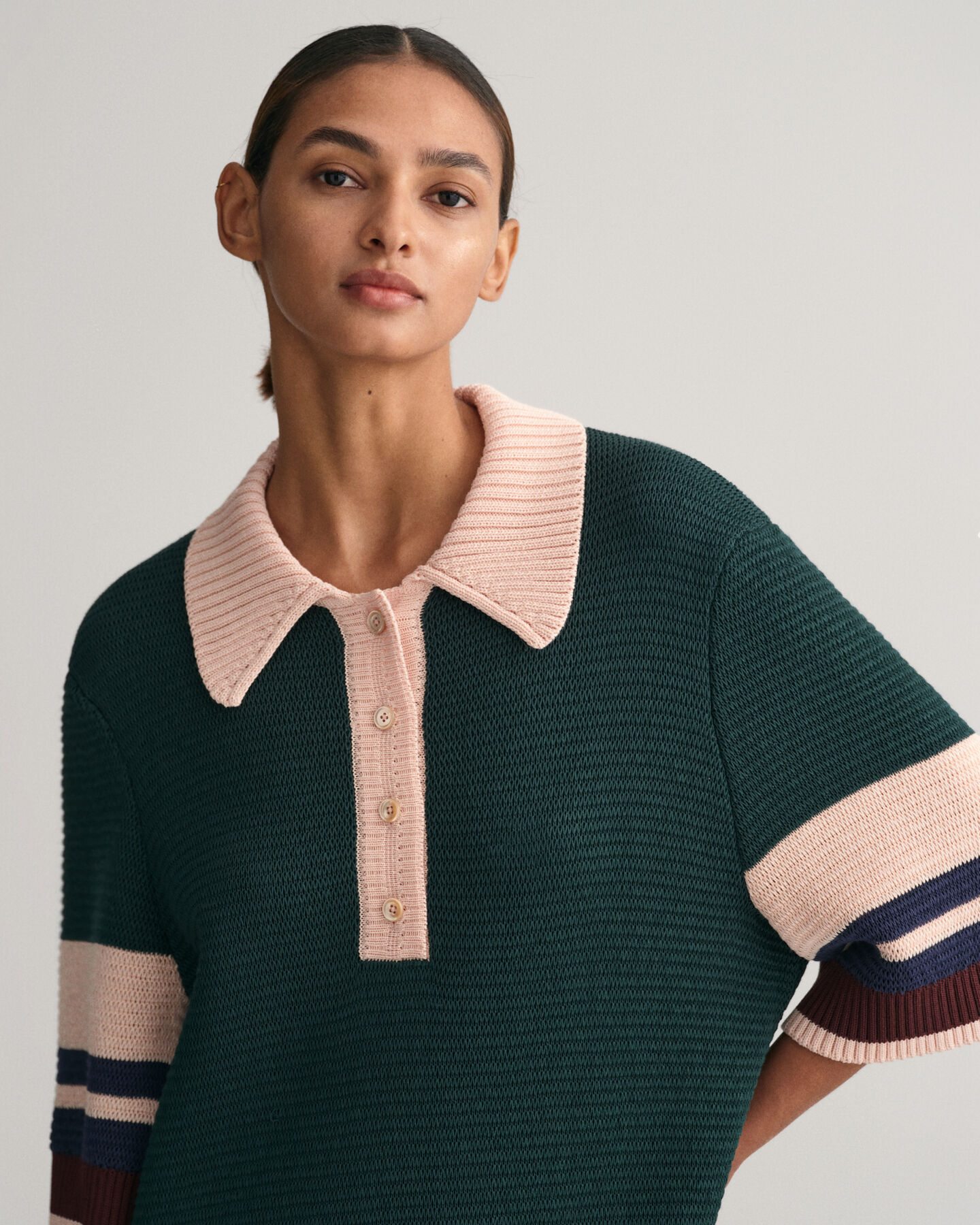 Robe courte fa&ccedil;on polo en maille