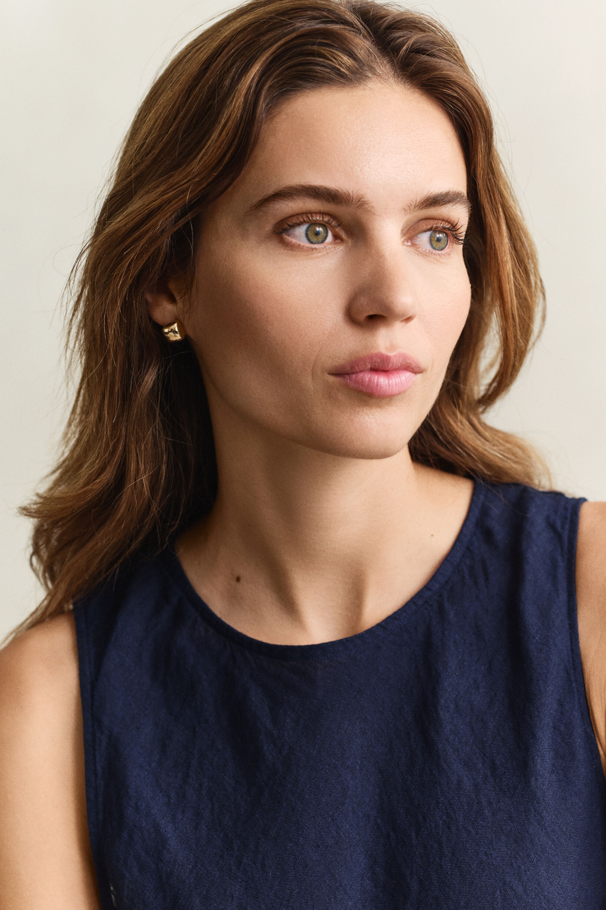 Schuin geknipte linnen midi-jurk