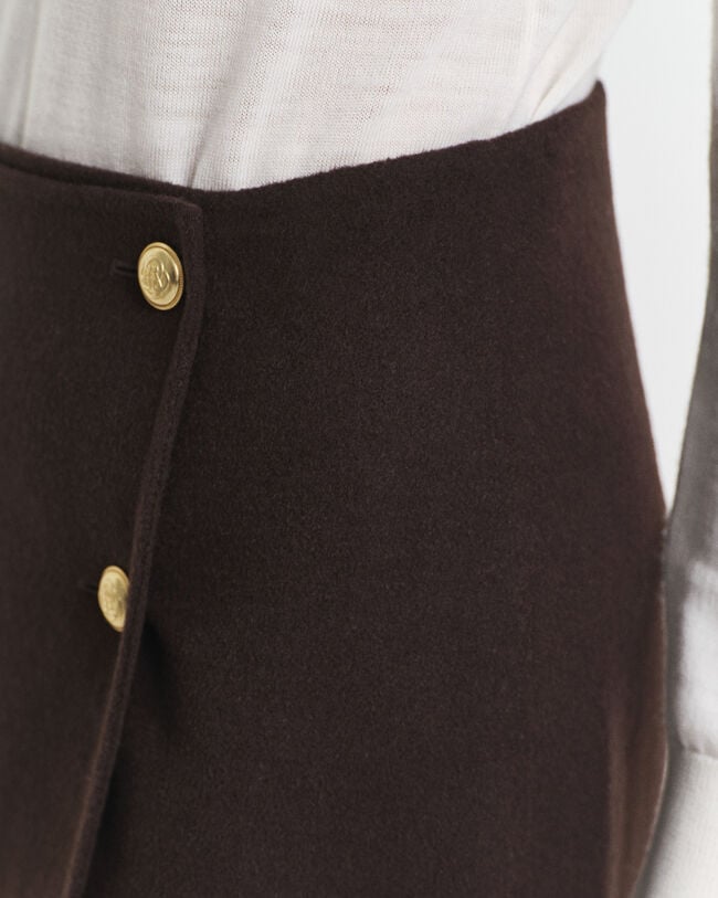 Halflange, handgestikte wikkelrok