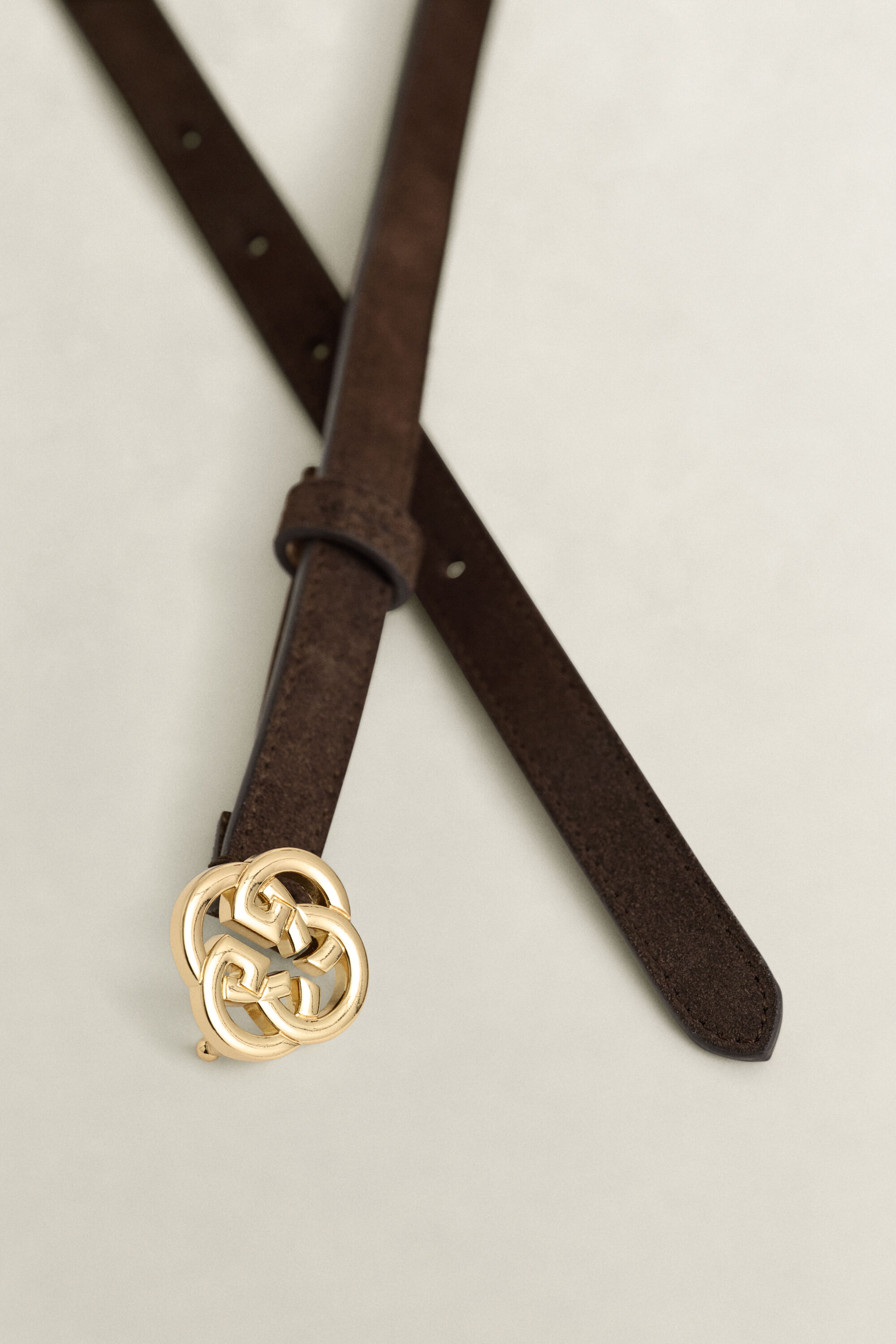 Suède riem met monogram