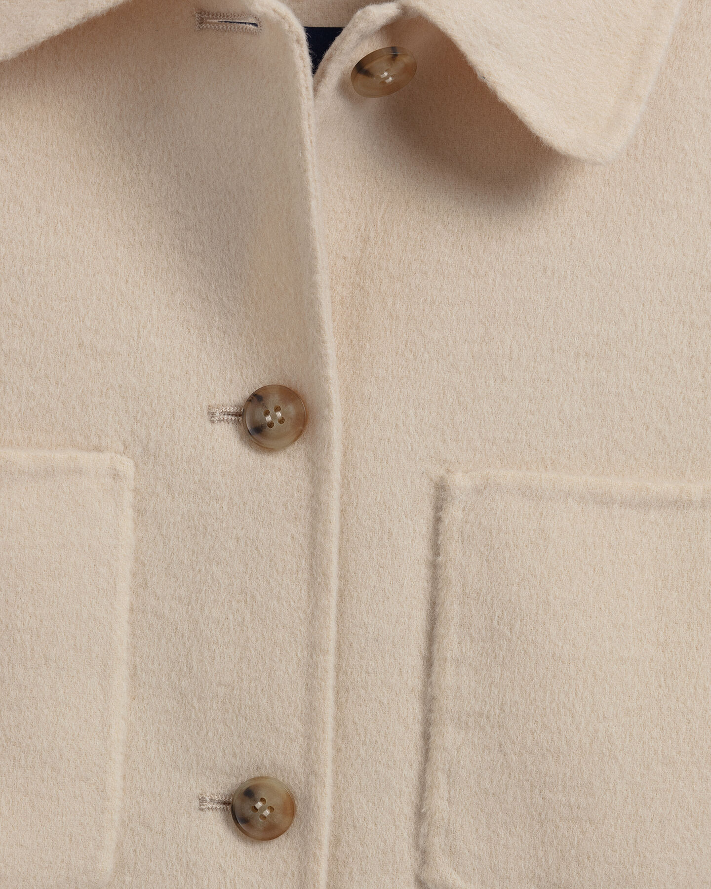 Met de hand gestikt hemdjack