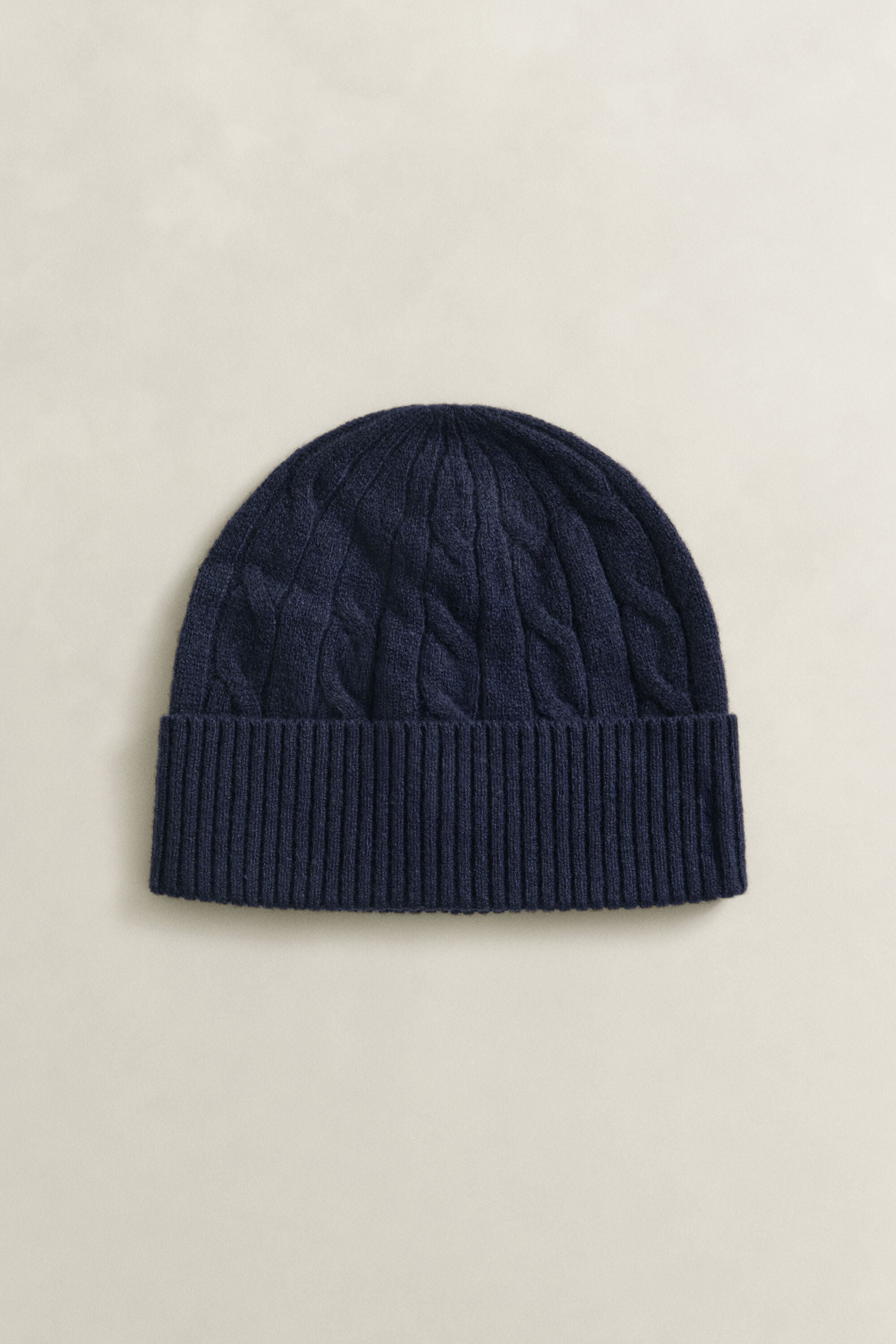 Wollen beanie met kabelpatroon