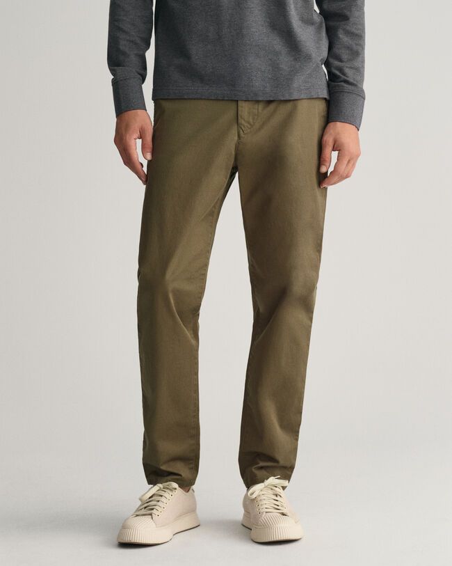 Chino van keperstof met taps toelopende pijpen