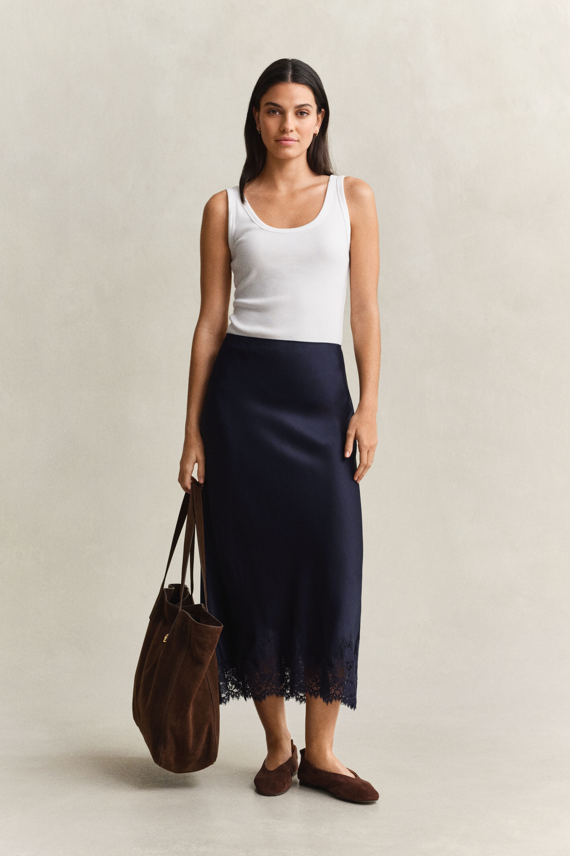 Jupe midi en satin et dentelle