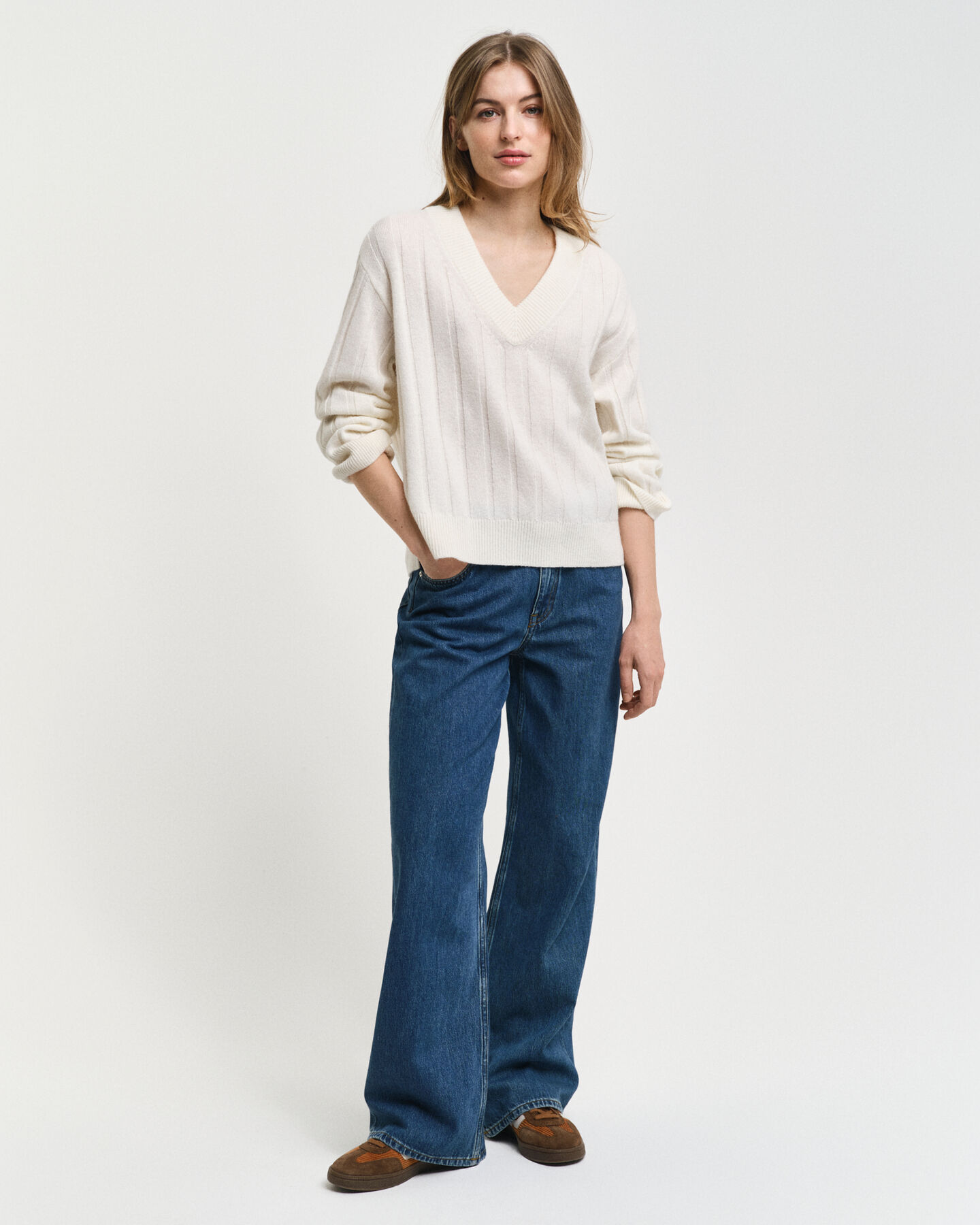 Trui met V-hals van wol met een brede rib