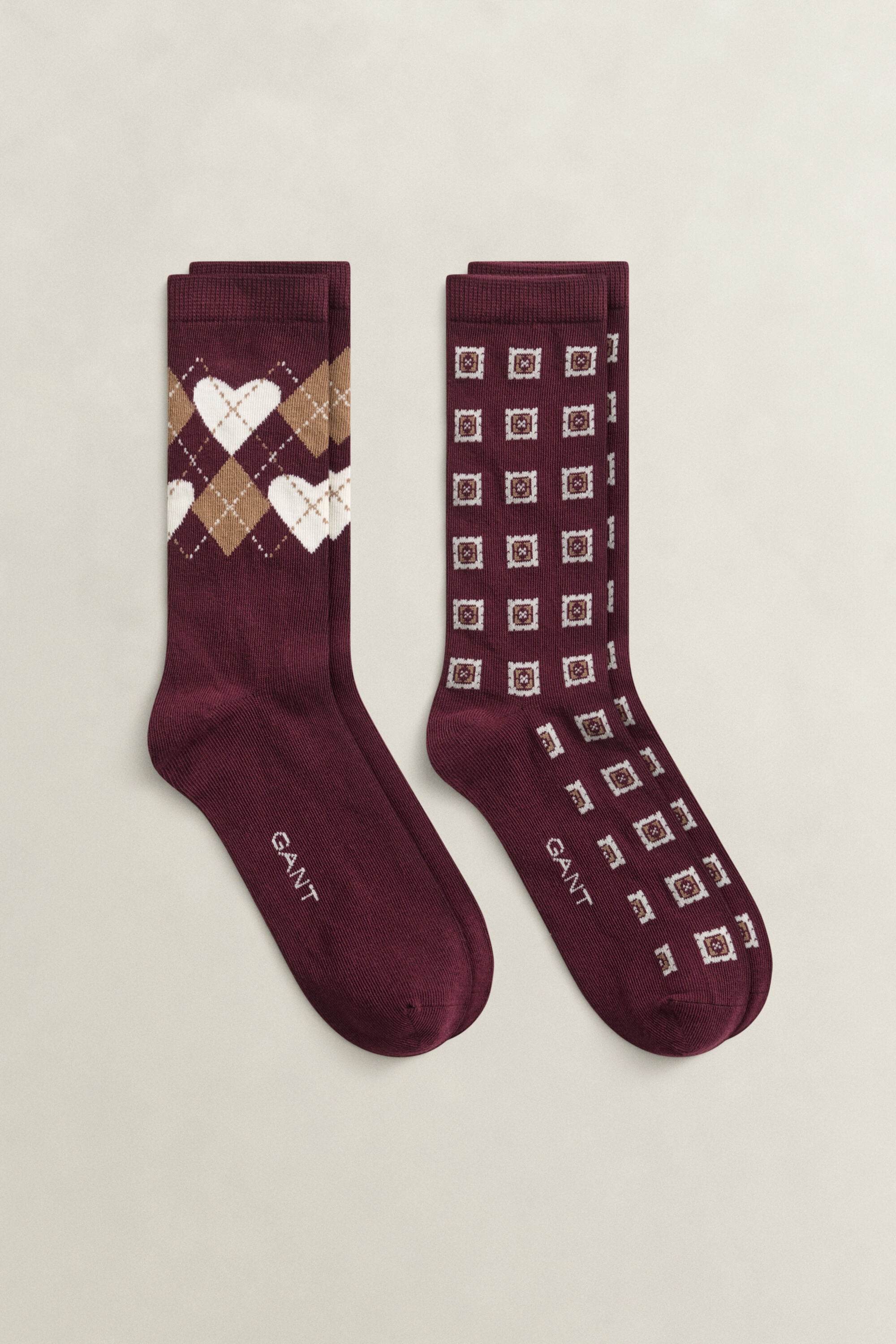 Set van twee paar Argyle-sokken met hartjes in cadeauverpakking