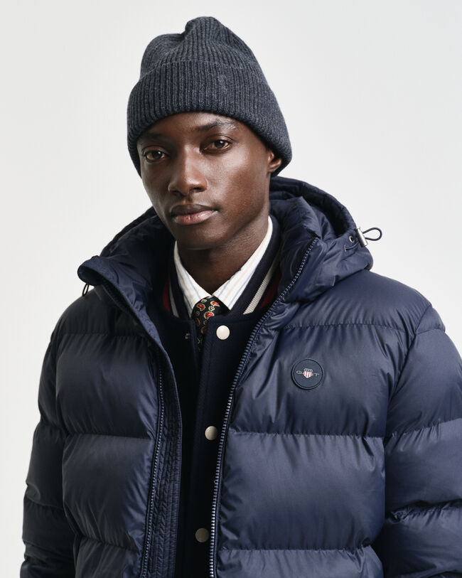 Bonnet en laine fine tricotée