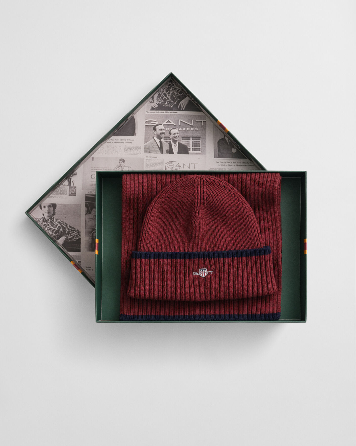 Essential cadeauset met beanie en sjaal