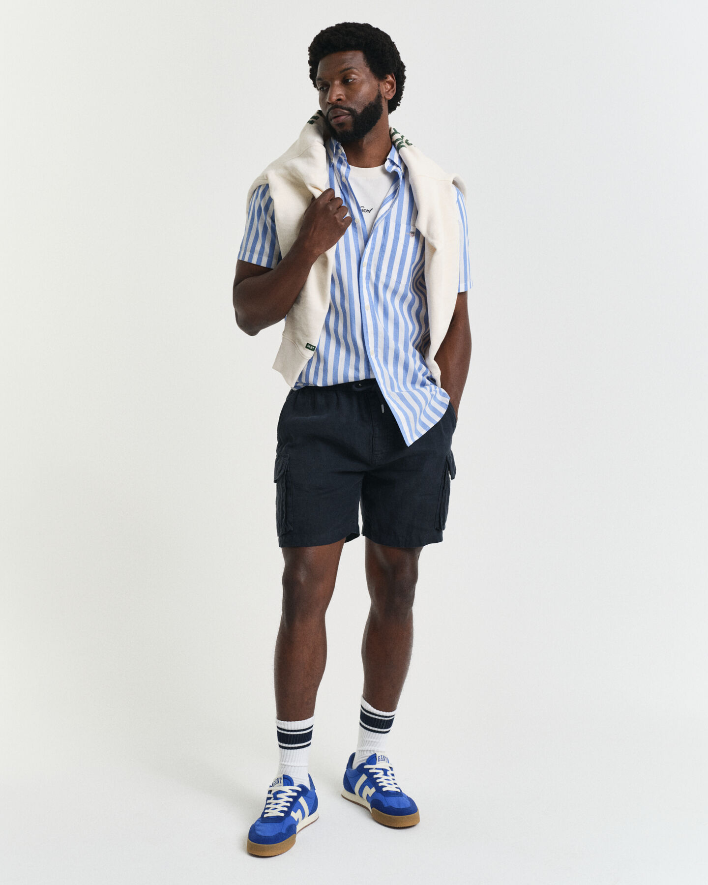 Chemise coupe regular classique en popeline rayée à manches courtes