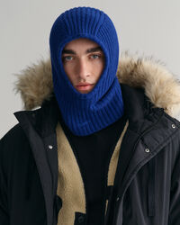 Cagoule en laine tricotée