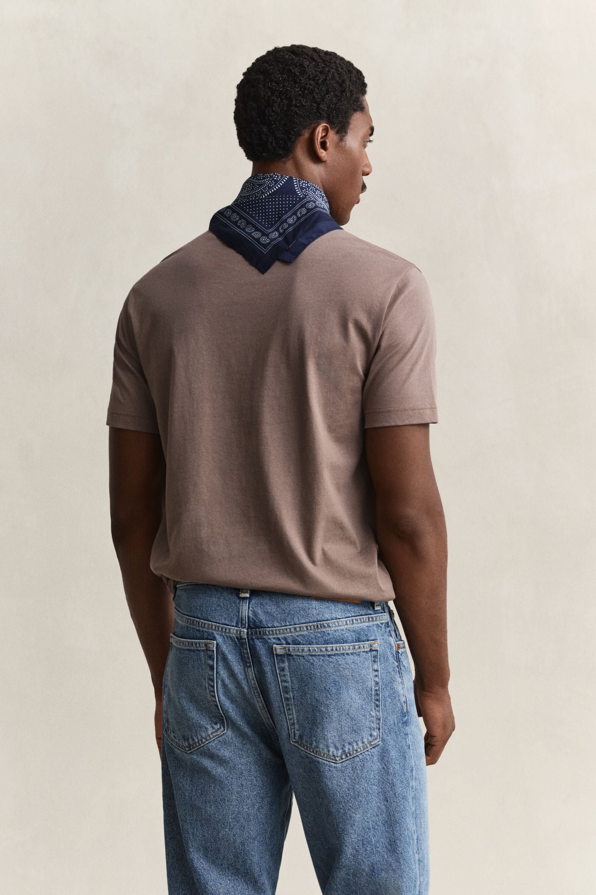 T-shirt coupe regular avec écusson