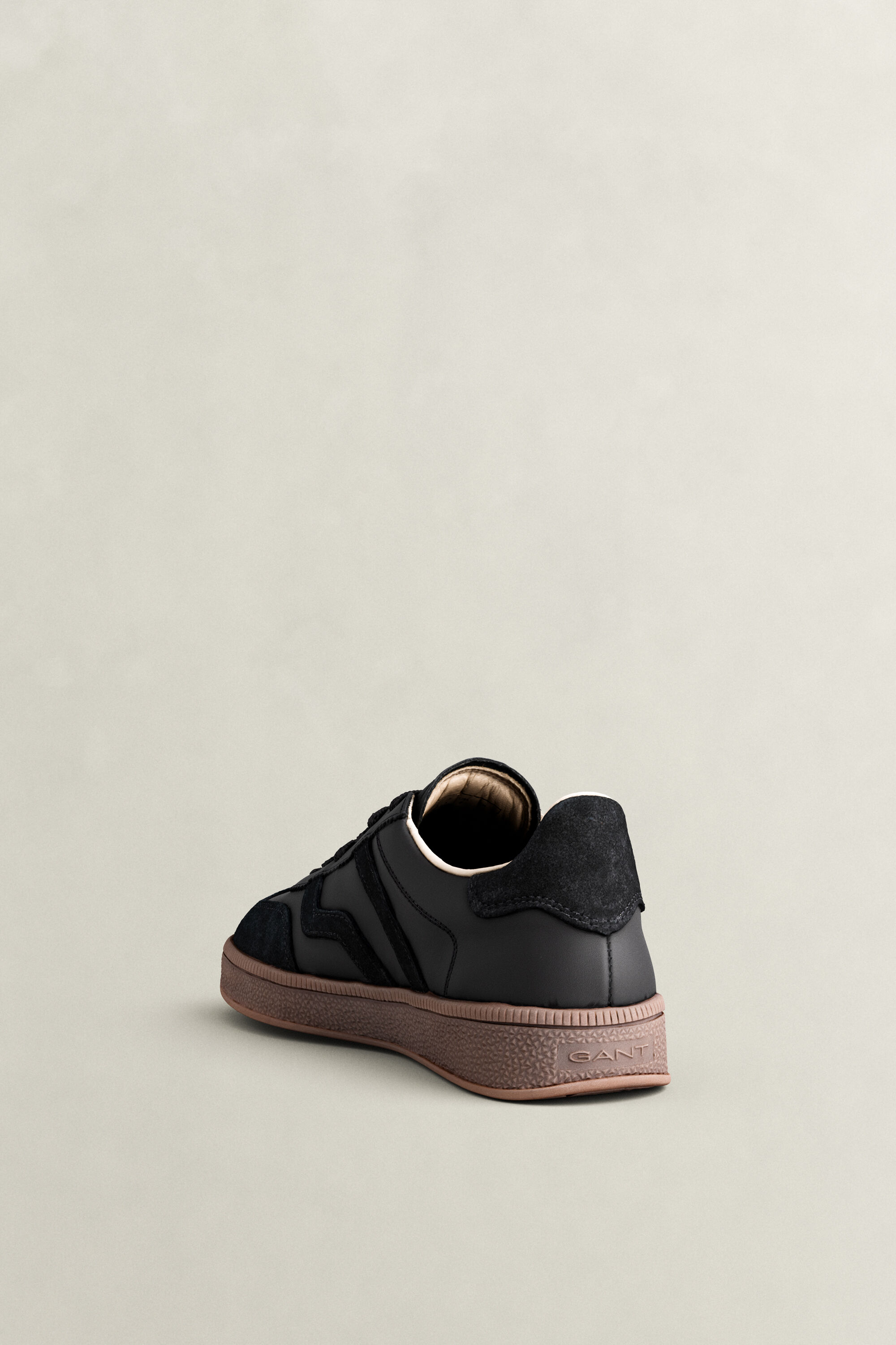 Baskets en daim et cuir Cuzima